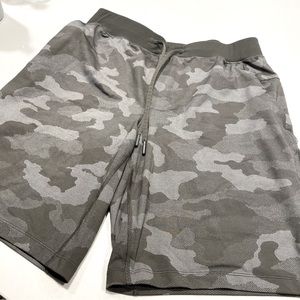 Lululemon THE short 9in liner - L
